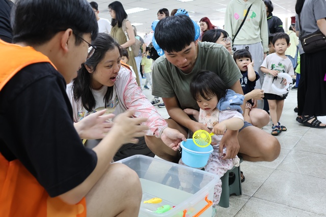 伊甸将游戏融入早疗筛检,让孩子在游戏中学习。