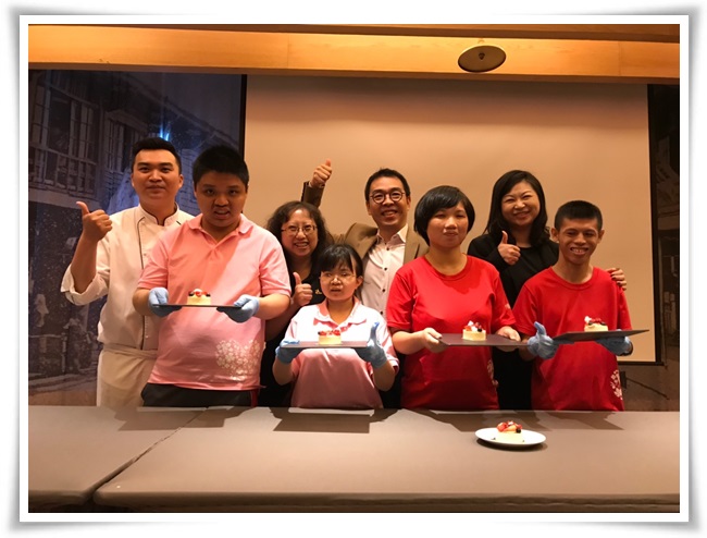 台南老爷行旅举办母亲节公益活动，邀请伊甸身障青年亲手体验蛋糕DIY