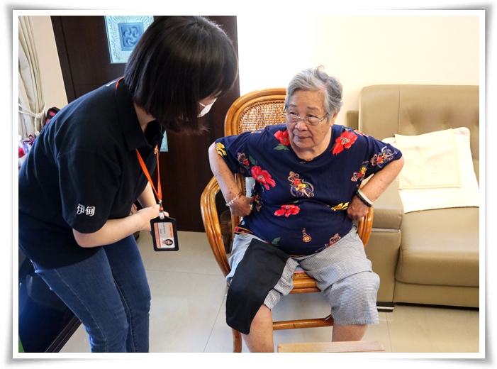 有了伊甸居家照顾服务，木燕奶奶身体日益健康，不再担忧老后生活。