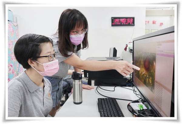 伊甸基金会助氧气瓶女孩依轩(左) 克服先天心脏病 成为AI标注师