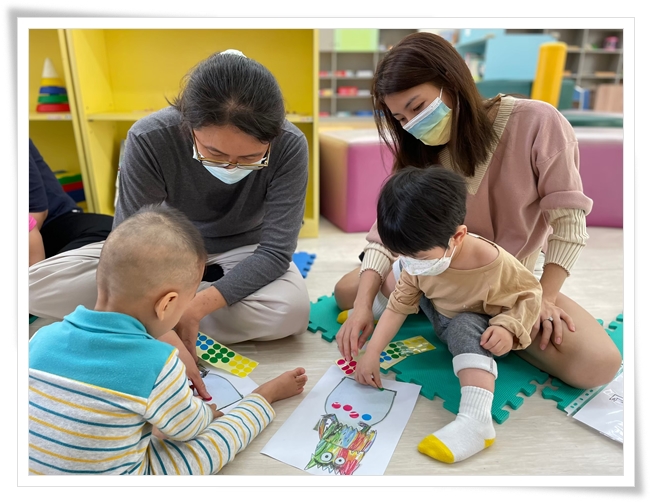 凤山儿童发展社区服务据点经常举办亲子活动