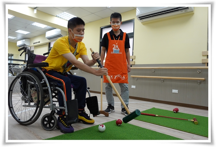 多元的身障服务，不仅帮助服务使用者减缓身体机能退化，同时也能提升手部、认知能力。