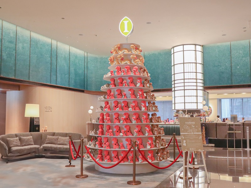 高雄洲际酒店一楼的大厅圣诞树，每年为公益爱心献暖