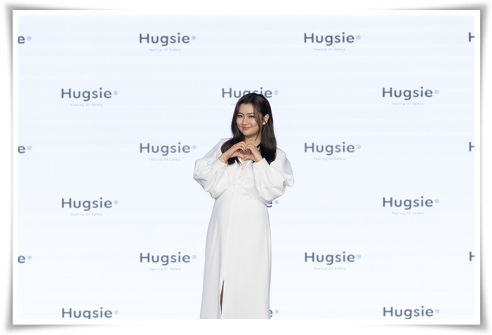 伊甸基金会与Hugsie合作的母亲节公益活动，邀请到任家萱Selina担任爱心大使。
