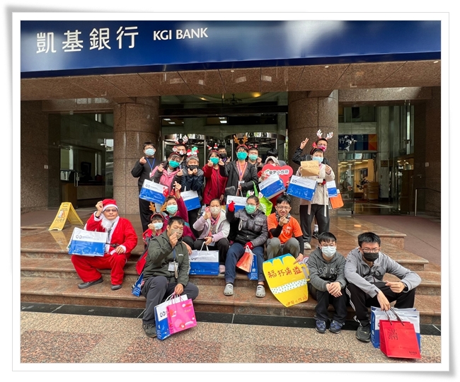 感谢企业的热情支持，让学员们感受到社会的温暖
