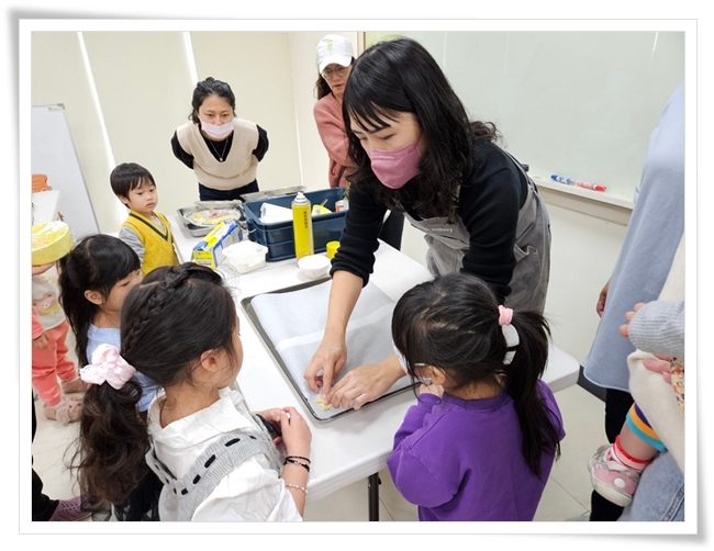 邀请面包坊专业讲师林惠勤教学示范