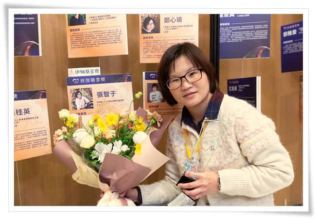 张智于深耕苗栗20年，积极促成并推动当地筛检评估机制，深入山区部落守护慢飞天使。