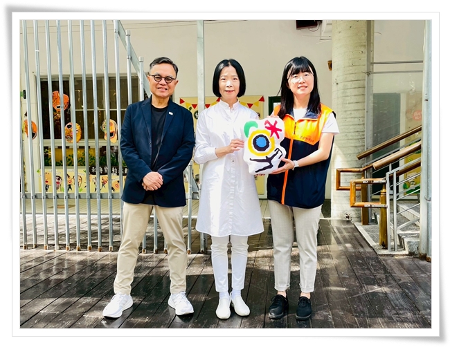 四季艺术幼儿园以实际行动将爱心散播到社会各个角落