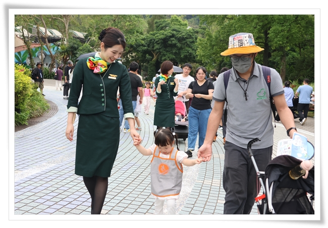 长荣航空伴飞公益日，陪伴慢飞家庭度过快乐的周末时光