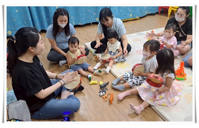 1至2歲寶寶課程，加入節奏律動、模仿遊戲