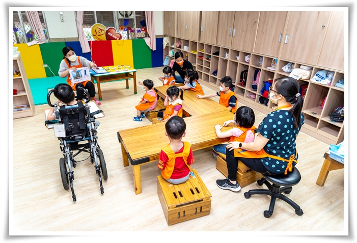 伊甸早療服務秉持「持續看見需要」的理念,依家庭的需求,提供日托、時段、到宅療育,以及家庭支持等多元服務。