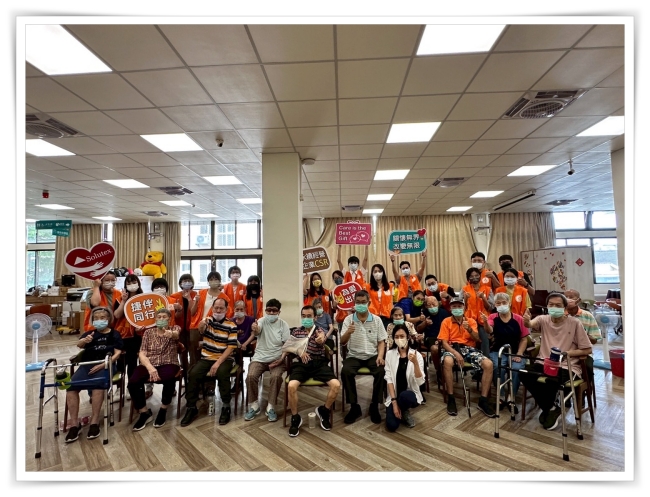 感謝捷康生技與西班牙Solutex志工團隊,一起陪伴長輩