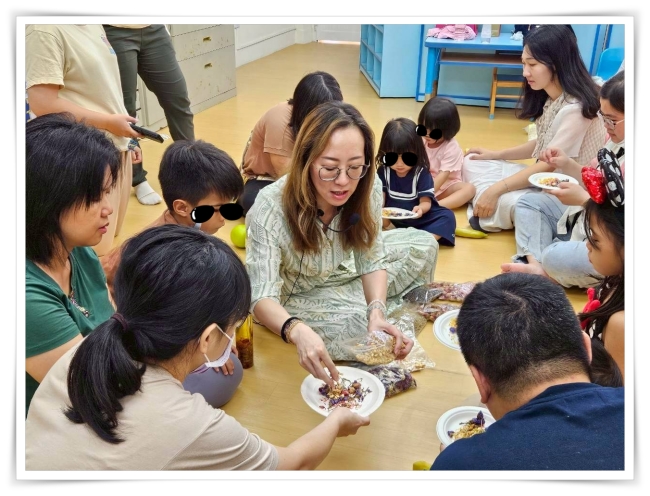 親子一起製作乾燥花精油瓶