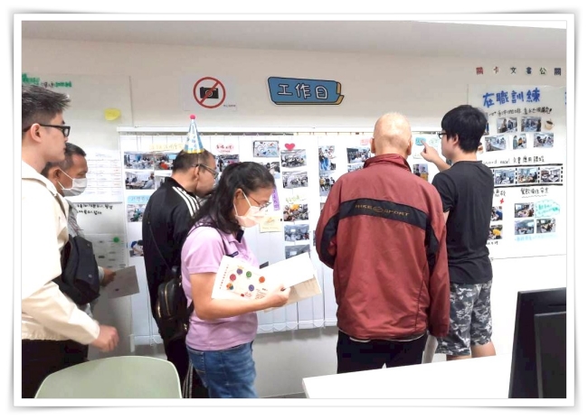 導覽關卡,讓來賓了解心泉之家如何運作