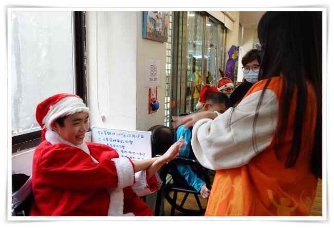 國泰獅子會年終送暖,陪伴身障青年溫暖過節
