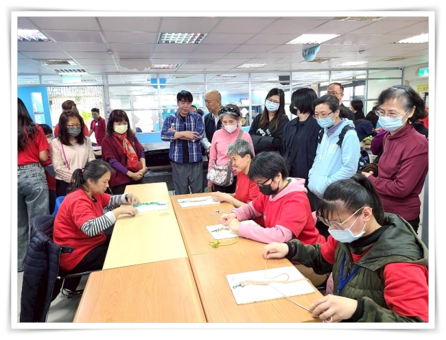 小作所學員們一起參與課程