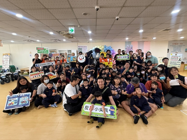 小小波丽士体验营圆满成功,大小朋友温馨合照