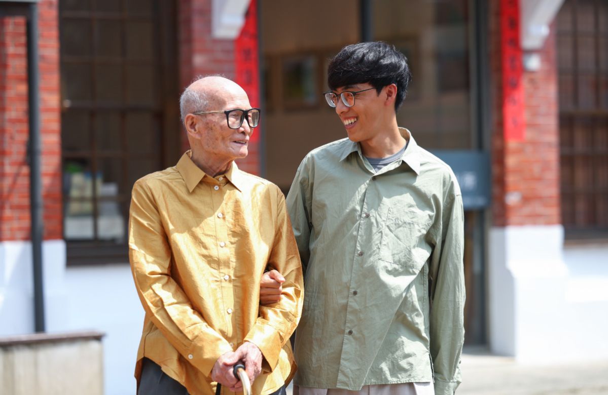 伊甸长辈妆水水迎母亲节 开心外拍留下美好回忆