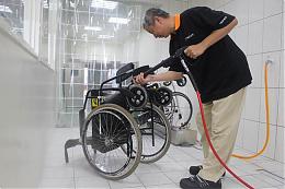 阿万师辅具清洁工场 母亲节项目开跑