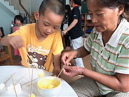 亲子手作棉花糖 慢飞天使享受甜甜幸福感