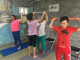 学瑜珈放轻松 视障朋友初体验
