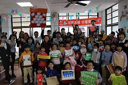 冠军建材绿概念馆送暖 化身圣诞老公公