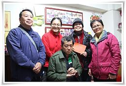 住民远征53公里返家 与独居母亲享「温馨团圆梦」