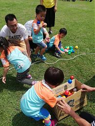 「爱伊起 母亲节暨亲子运动会」  孩子勇于自我挑战