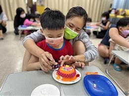 伊甸办美术营 慢飞天使秀不凡创作力