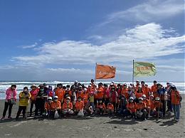 伊甸40跨越健走 台东东河压轴登场 逾百人同行1.5公里