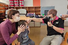 验光师献爱心 守护慢飞天使视力