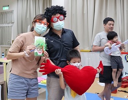 伊甸凤山据点欢庆父亲节 幼童让爸爸变酷帅