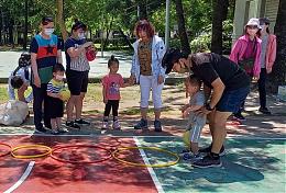 陪你放电不断电 社区公园亲子动起来