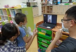 爸气十足 慢飞天使以图传爱