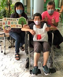 册子端午赠肉粽 爱心加倍不停摆