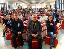 燕巢家园「爱围炉」 伊甸陪伴吃暖心更暖