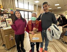 丽明营造送暖 陪伴长辈围炉迎新年