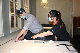 摆脱流浪追梦前行 暖店长力挺身障朋友