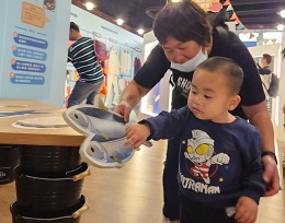 慢飞天使亲子旅游 体验制作花枝丸乐趣