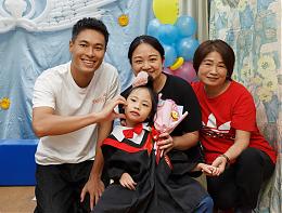 伊甸早疗毕典有彩蛋 杨祐宁惊喜献花给孩子祝福