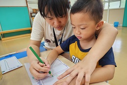 降低慢飞天使家庭焦虑 伊甸举办学前适应班