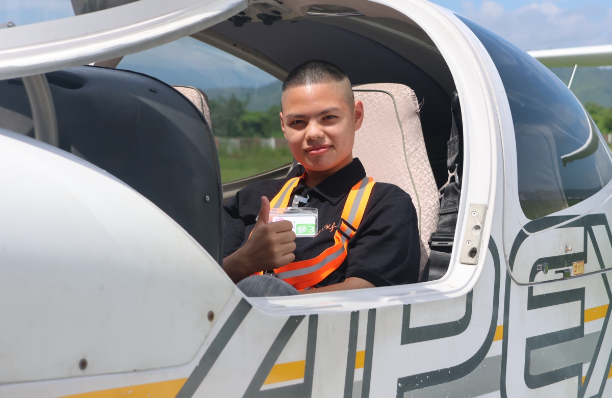 化身一日飞行员　伊甸陪身心障碍者探索更多可能