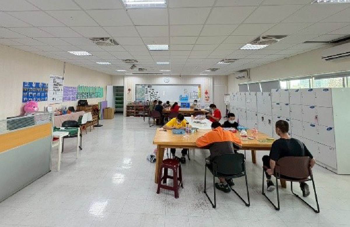 屏中服务中心 - 屏东县布建身心障碍者社区式日间照顾服务(东港据点)